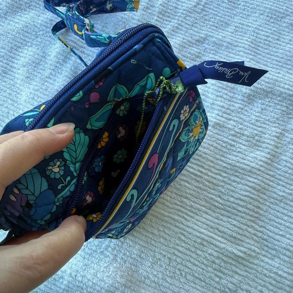 Vera Bradley mini hipster Disney collection - Picture 4 of 7